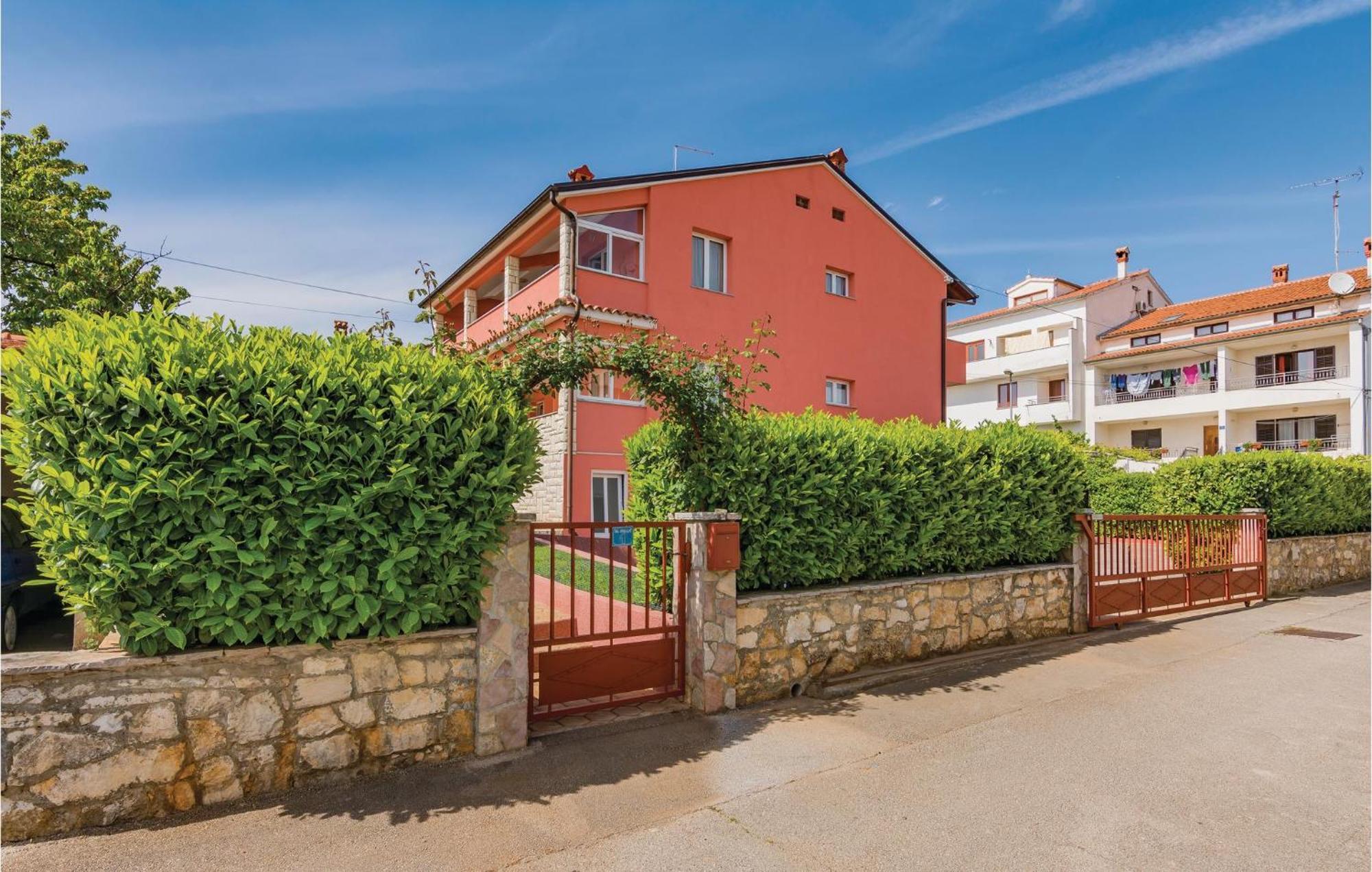 1 Bedroom Lovely Apartment In Rovinj Buitenkant foto