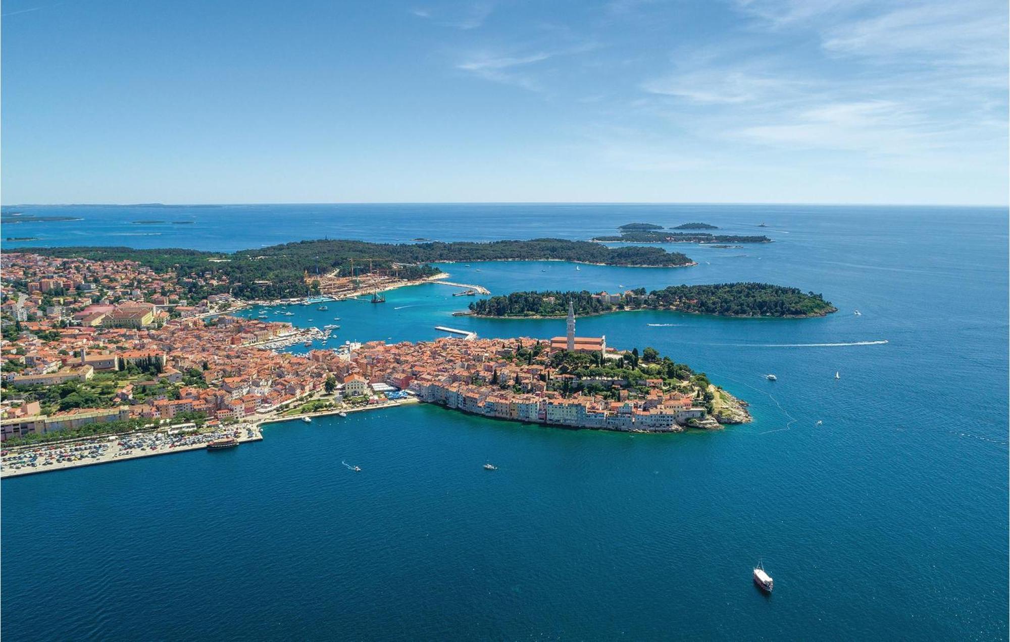 1 Bedroom Lovely Apartment In Rovinj Buitenkant foto